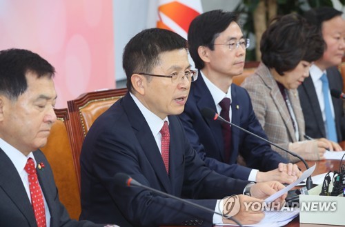자유한국당 황교안 대표가 6일 국회에서 열린 최고위원회의에서 발언하고 있다