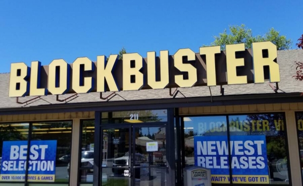 오리건 주 벤드에 위치한 ‘블록버스터(Blockbuster)’는 지구상에 마지막으로 남은 대형 비디오 대여 체인점이다(인스타그램)