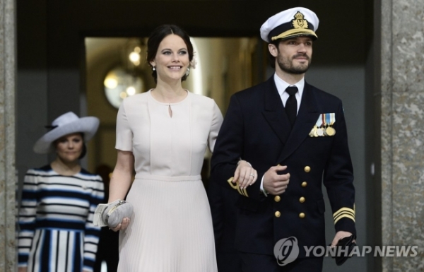 스웨덴 칼 필립 왕자와 그의 부인 소피아 왕자비가 2016년 스웨덴에서 한 행사에 참석한 모습. [출처=연합뉴스]