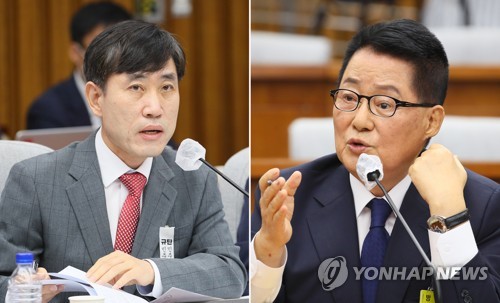 국민의힘 하태경 의원(왼쪽)과 박지원 국가정보원장 [사진=연합뉴스]