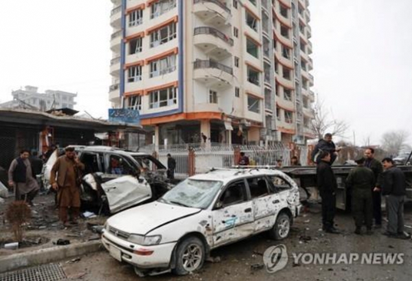 지난해 12월 20일 아프간 수도 카불 차량 폭탄 테러 사진 [출처=연합뉴스]