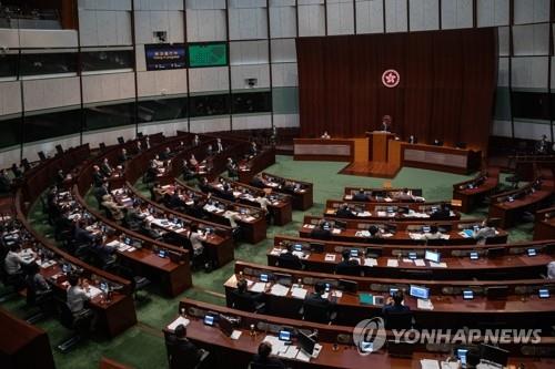 지난 5월 27일 홍콩 입법회(의회) 의원들이 의사당 본회의장에서 선거제 개편안 표결에 참여하고 있다. [출처=연합뉴스]