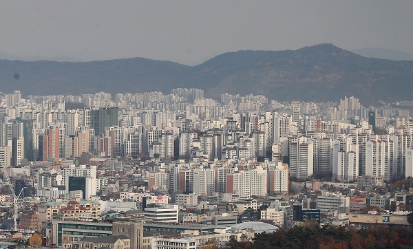 서울 남산에서 바라본 아파트 단지 전경. [출처=연합뉴스]