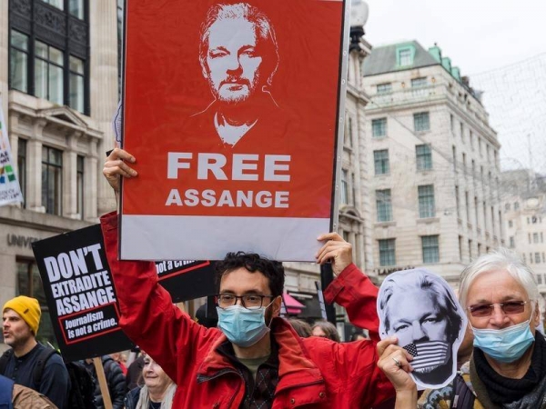 Free Julian Assange Campaign. [AP=Yonhap News]