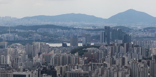 서울 남산에서 바라본 시내 아파트 모습. [사진=연합뉴스]