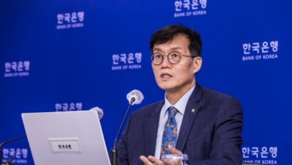 이창용 한국은행 총재가 25일 오전 서울 중구 한국은행에서 열린 기자간담회에서 기준금리 인상 등을 설명하고 있다. ⓒ연합뉴스