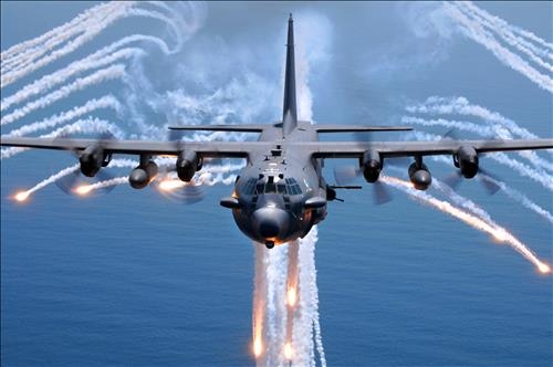 공군 특수전사령부(AFSOC) 소속의 C-130H 건십(gunship). 특수전 항공으로 근접항공지원(CAS), 항공저지, 육로차단, 호위 등의 임무 수행을 한다. [출처=미국방부/연합]
