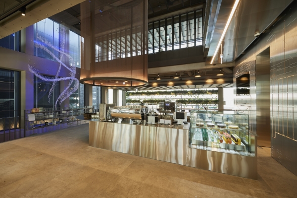 동서식품의 복합 문화공간 '맥심 플랜트'의 1층 전경 ⓒ동서식품