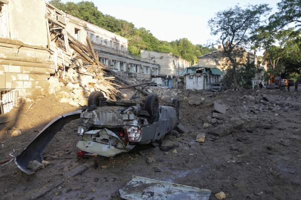 러시아 미사일 공격을 받고 무너진 우크라이나 오데사의 집. [출처=연합뉴스]