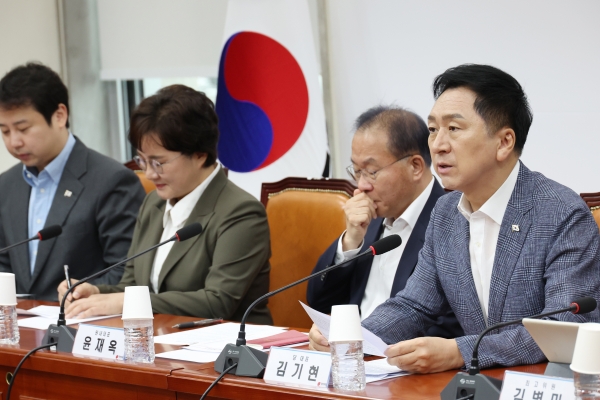 국민의힘 김기현 대표가 28일 국회에서 열린 최고위원회의에서 발언을 하고 있다. [출처=연합]