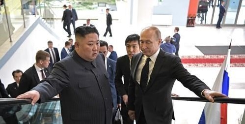 2019년 러 블라디보스토크 방문한 김정은(왼쪽) 북한 국무위원장과 푸틴 대통령 [출처=연합]