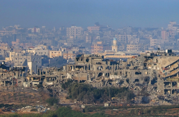 10일(현지시간) 가자지구가 하마스와 이스라엘 간의 교전으로 폐허처럼 변한 모습이다. 사진은 이스라엘 쪽에서 바라본 모습. [출처=AFP/연합]