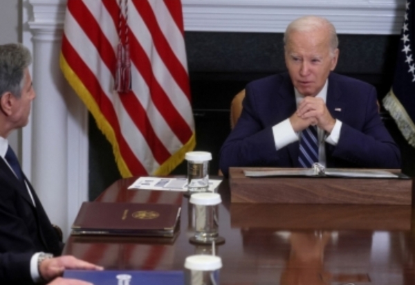 (워싱턴 로이터=연합뉴스) 조 바이든 미국 대통령이 21일(현지시간) 워싱턴DC 백악관에서 펜타닐 대책회의를 주재하고 있다.