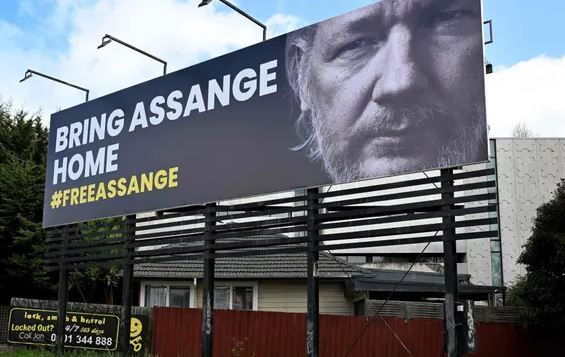 A giant billboard in Melbourne calls for the release of WikiLeaks founder, Julian Assange. /AFP Yonhap