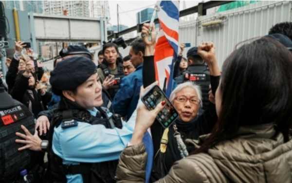 홍콩 국보법 재판정 앞 영국기 시위[로이터 연합뉴스]