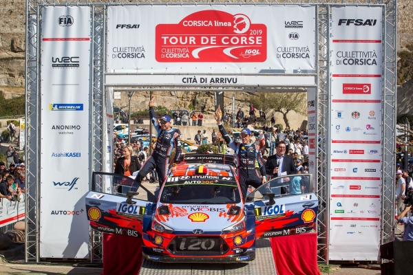 현대차 월드랠리팀이 WRC 코르시카 랠리서 드라이버·제조사 부문 1위를 달성했다 [사진=현대차]