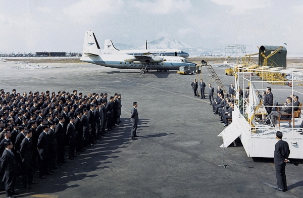 1969년 3월 6일 거행된 대한항공공사 인수식 전경 [사진=대한항공]