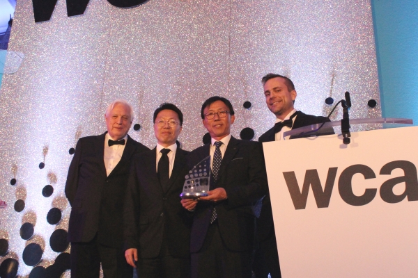 KT(회장 황창규)가 'WCA 2019'에서 ‘5G 리더십 상’과 ‘최고 네트워크 보안 혁신상’ 2개 부문을 수상했다