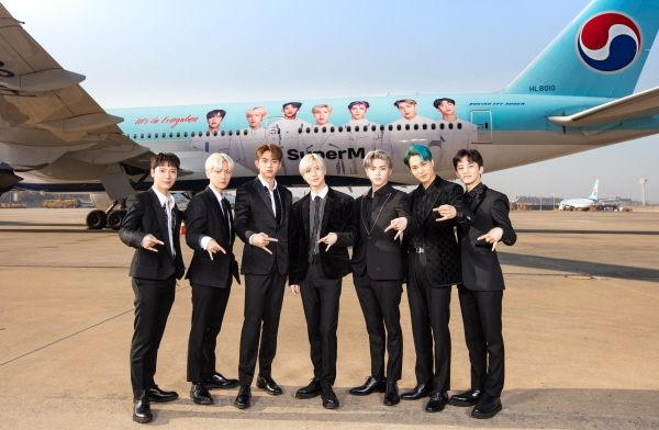 대한항공은 6일 서울 강서구 소재 대한항공 본사에서 SM엔터테인먼트(SM Entertainment) 소속 아티스트인 슈퍼엠(SuperM)을 글로벌 앰배서더(Global Ambassador)로 위촉했다고 밝혔다. [사진=대한항공]