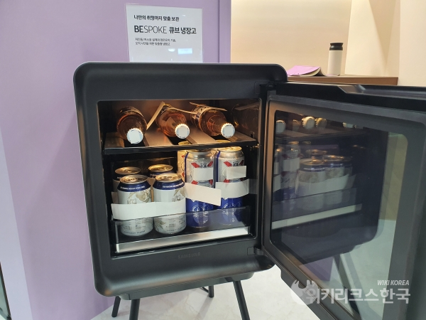 '2020 한국전자전' 내 삼성전자 부스에 전시된 맞춤형 소형 냉장고 '삼성 비스포크 큐브'. [사진=정예린 기자]