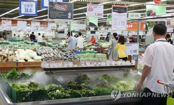 서울 서초구 양재동 하나로마트 신선식품, 채소 판매대 모습. [출처=연합뉴스]
