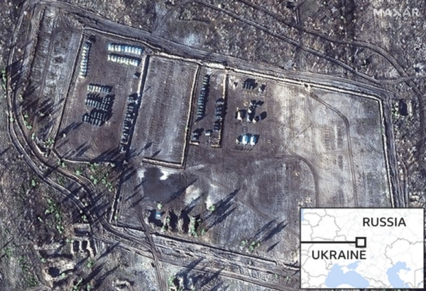 지난 5일 우크라이나의 북동쪽 러시아 국경도시인 옐나에 집결한 러시아군 상황을 촬영한 맥사 상업위성 [사진/AFP 연합뉴스]