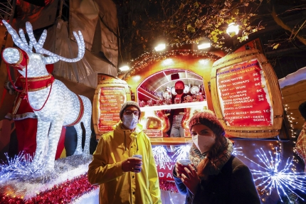오미크론 확산 중에 크리스마스를 맞은 벨기에 시민들의 모습. [AFP=연합뉴스]
