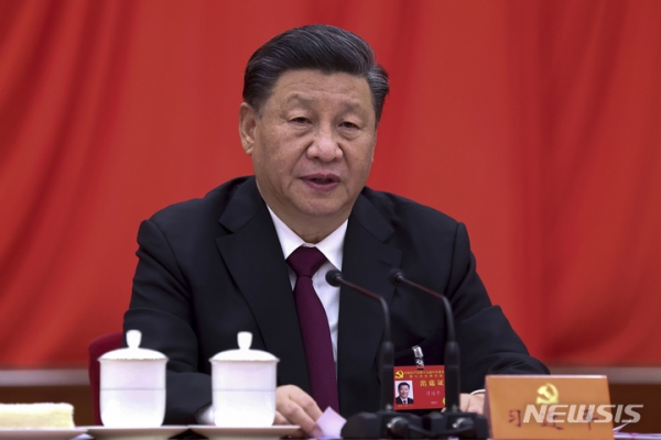 시진핑 중국 국가주석이 지난 3월 베이징 인민대회당에서 열린 전국인민대표대회(전인대) 전체 회의 폐막식에 참석해 박수를 치고 있다. [사진=연합뉴스]