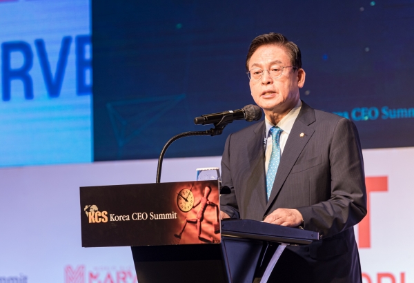 'NFT META Korea 2022' 개막식에서 정우택 5선 국회의원 (국민의힘) 축사를 하고 있다. ⓒ코리아씨이오서밋