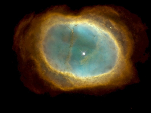 허블(Hubble) 우주 망원경이 찍은 '남쪽고리 성운' [출처=NASA]