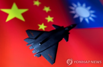 중국, 대만에 군사적 압박(일러스트) [로이터 연합뉴스]