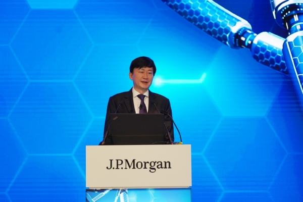 John Rim, CEO of Samsung BioLogics, explains 3 pillars of growth of 2023 in a press conference held in the J. P. Morgan Health Conference on January 12th. [Photo courtesy of Samsung Biologics]