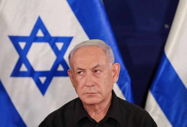 지난 10월 28일(현지시간) 네타냐후 이스라엘 총리가 텔아비브 키르야 군사 기지에서 기자회견을 하고 있다. [출처=로이터/연합]